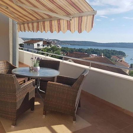 Apartments Javi - Free Private Parking Trogir Kültér fotó