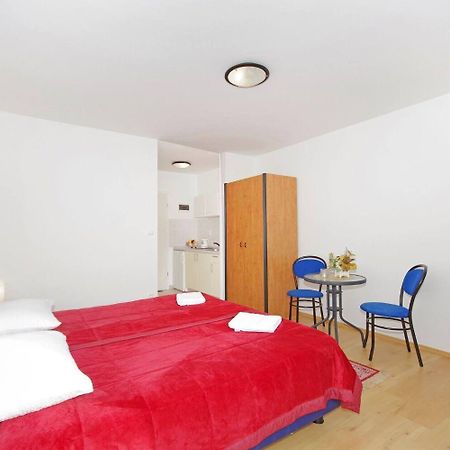 Apartments Javi - Free Private Parking Trogir Kültér fotó