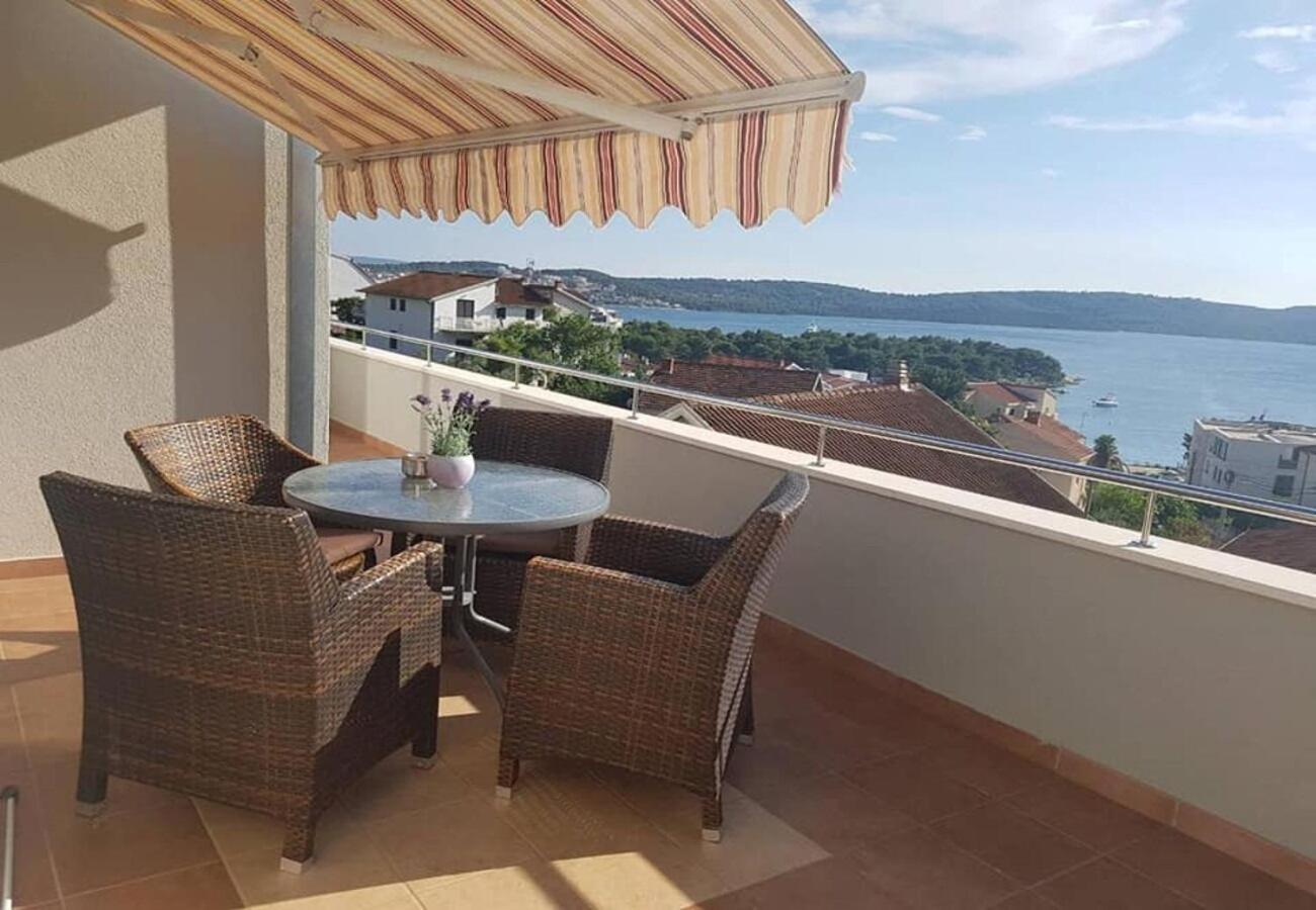 Apartments Javi - Free Private Parking Trogir Kültér fotó
