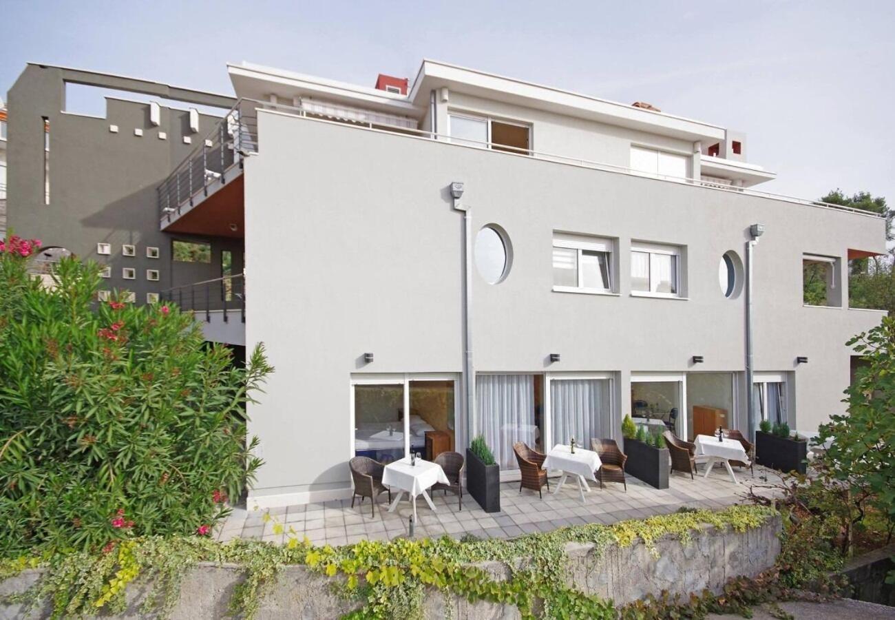 Apartments Javi - Free Private Parking Trogir Kültér fotó