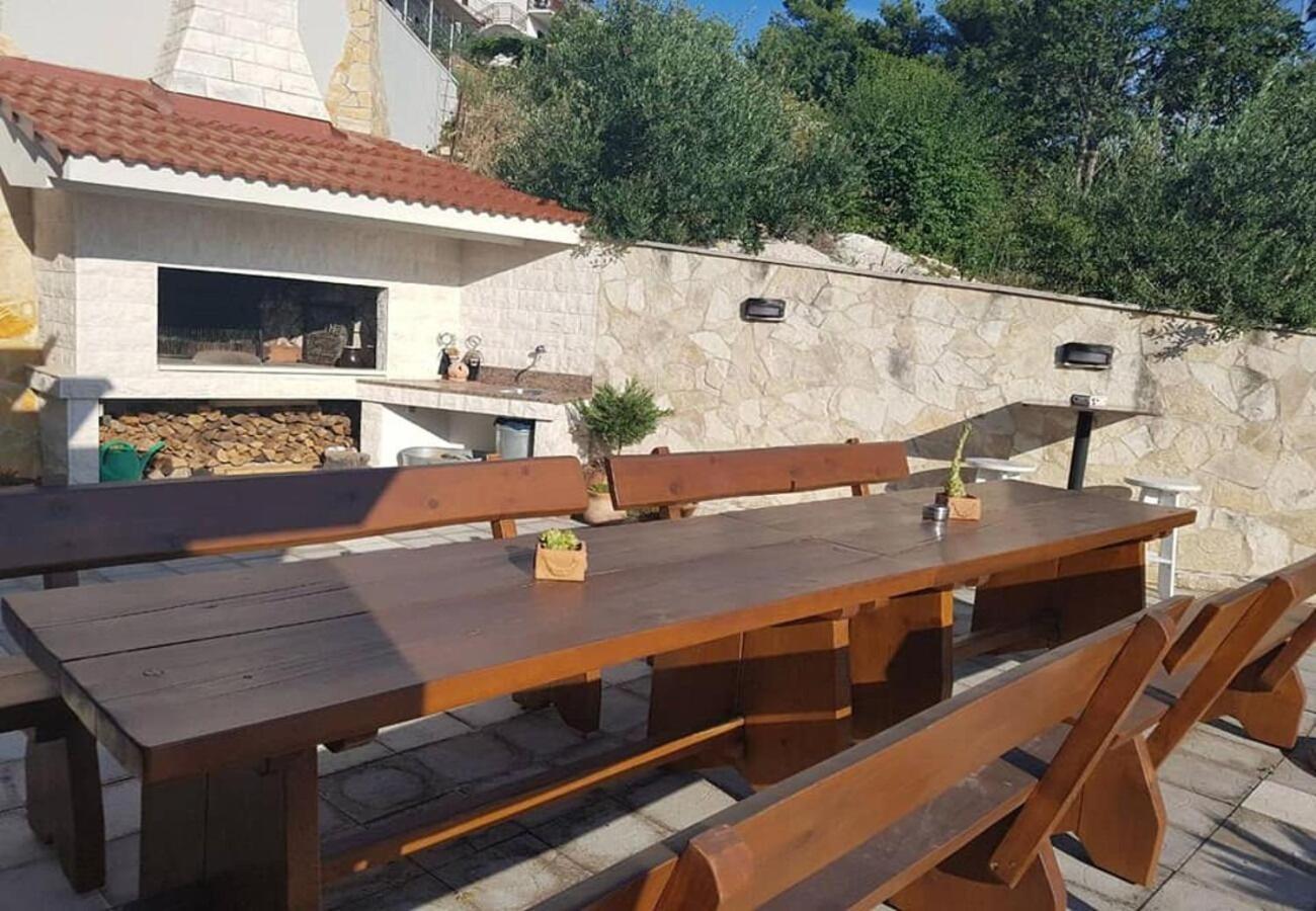 Apartments Javi - Free Private Parking Trogir Kültér fotó