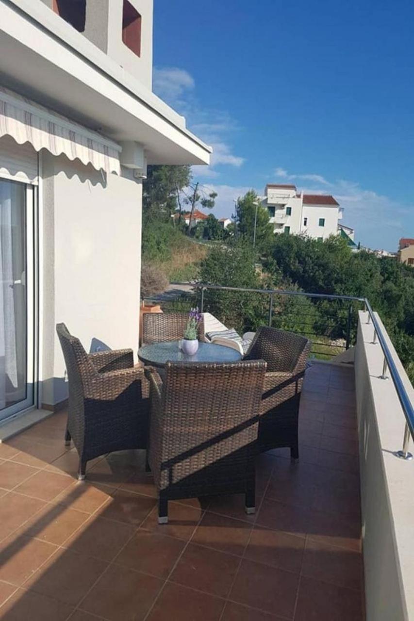 Apartments Javi - Free Private Parking Trogir Kültér fotó