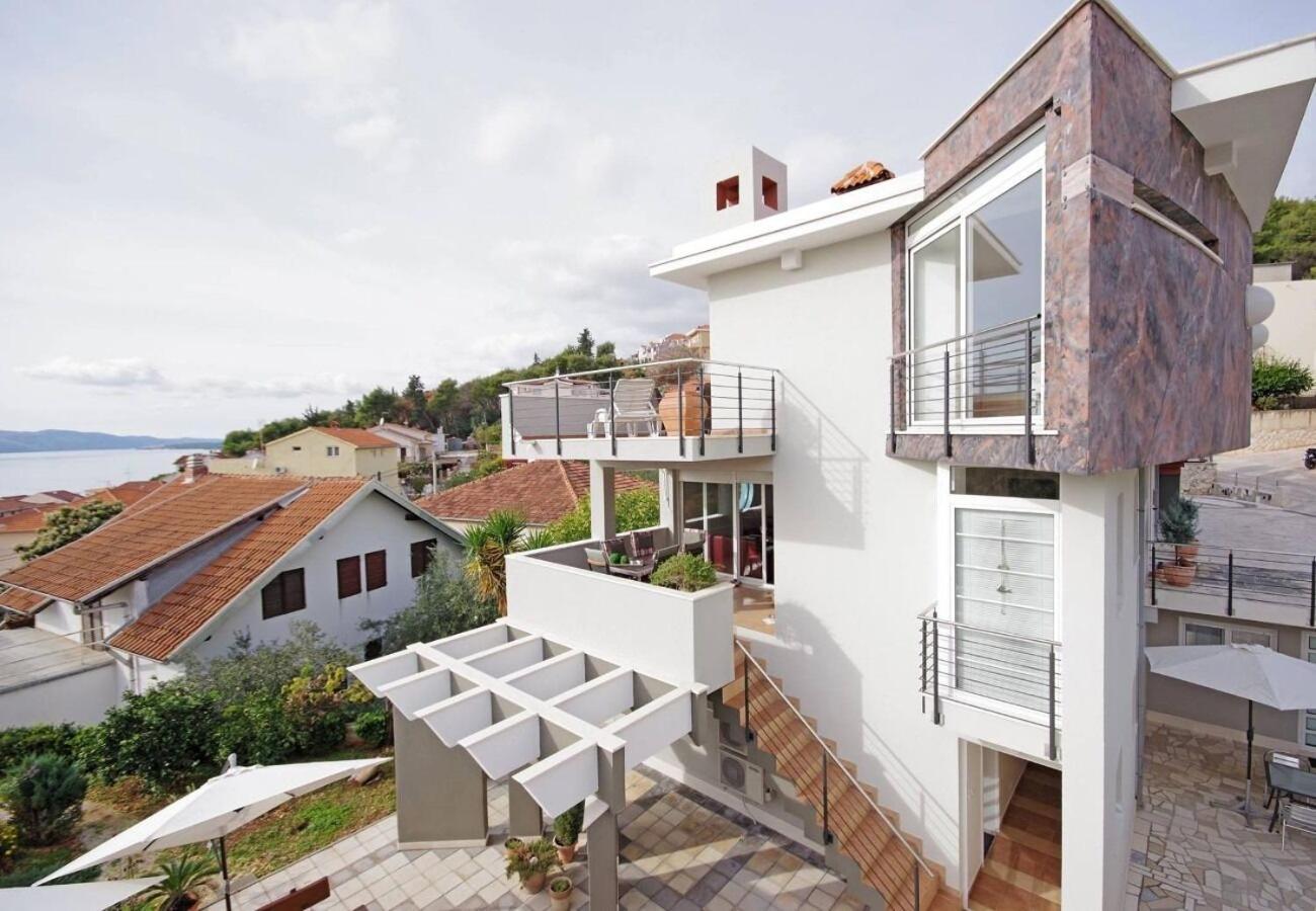 Apartments Javi - Free Private Parking Trogir Kültér fotó