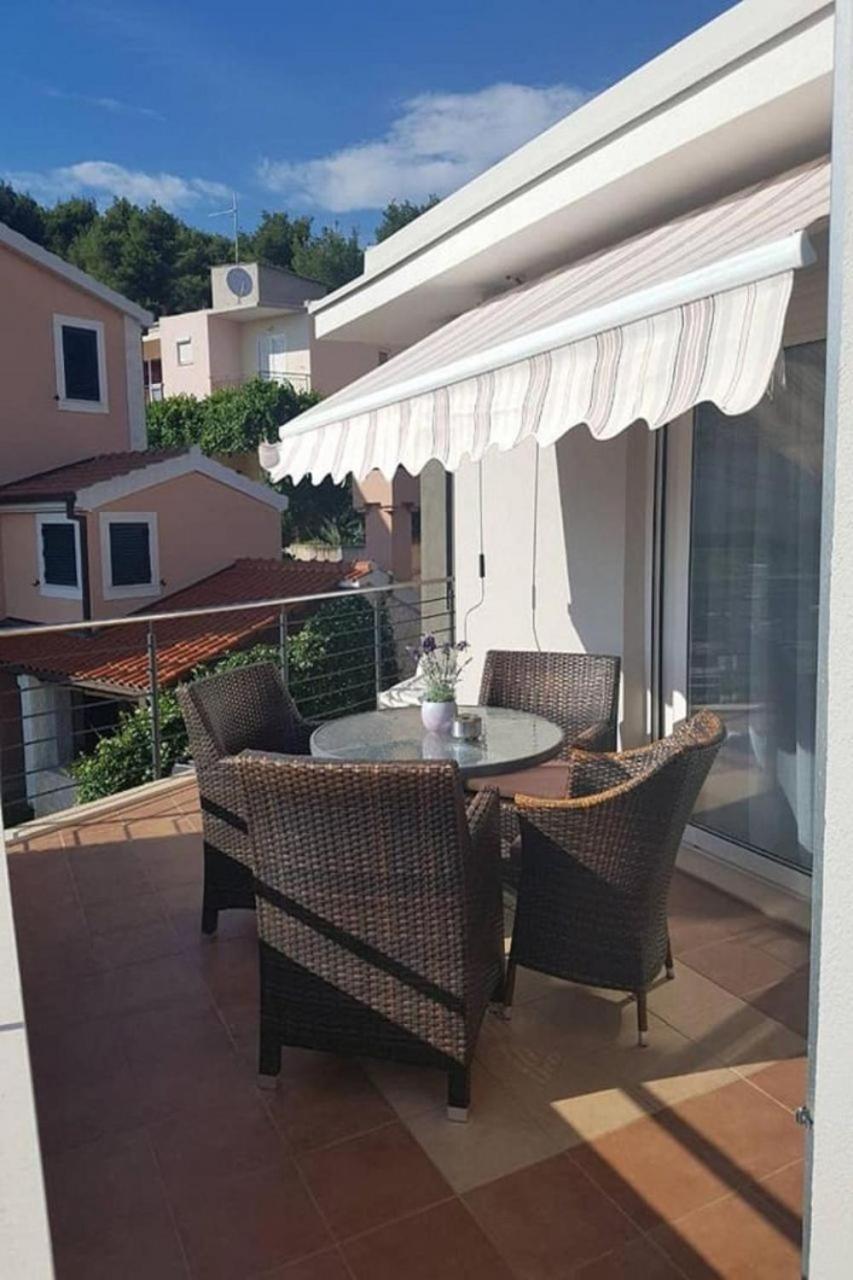 Apartments Javi - Free Private Parking Trogir Kültér fotó