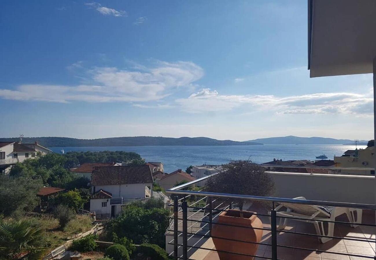 Apartments Javi - Free Private Parking Trogir Kültér fotó
